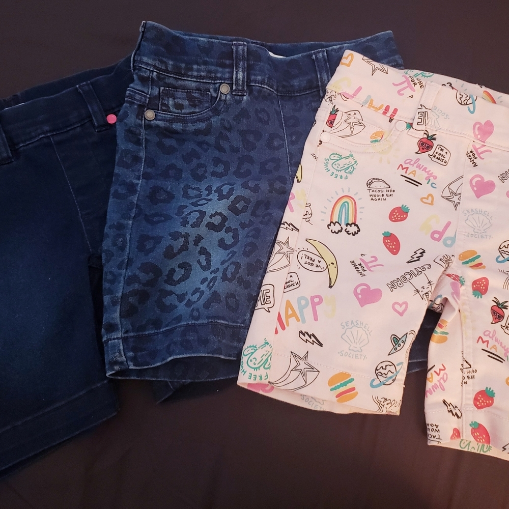 3 pairs girls 6-7 pull on jean shorts.